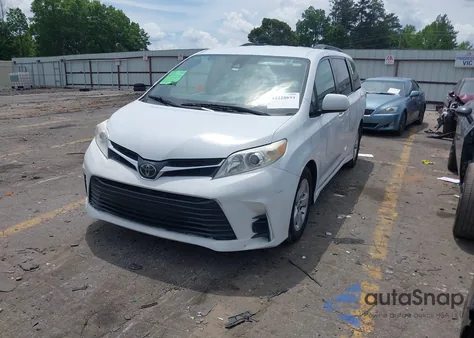2018 Toyota Sienna Le 8 Passenger из США, поврежденный, VIN 5TDKZ3DC6JS909072